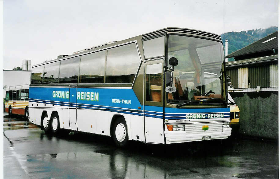 (043'503) - Gr�nig, Bern - BE 246'598 - Dr�gm�ller am 13. Oktober 2000 in Thun, Garage STI