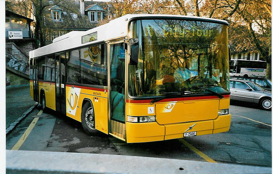 (044'304) - PTT-Regie - P 25'680 - Volvo/Hess am 28. Dezember 2000 in Bern, B�rengraben