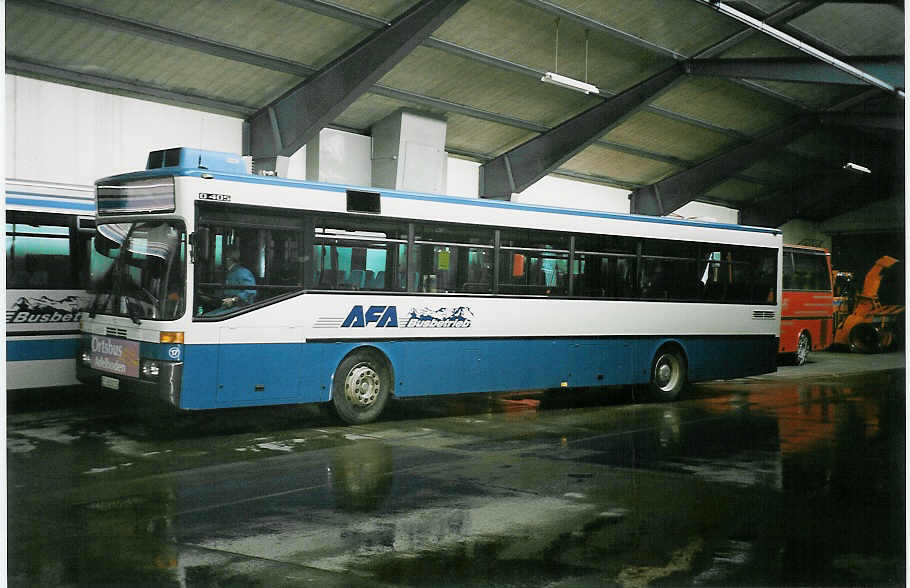 (044'319) - AFA Adelboden - Nr. 17/BE 263'015 - Mercedes (ex Fr�hlich, Z�rich Nr. 603; ex VBZ Z�rich Nr. 682) am 30. Dezember 2000 im Autobahnhof Adelboden