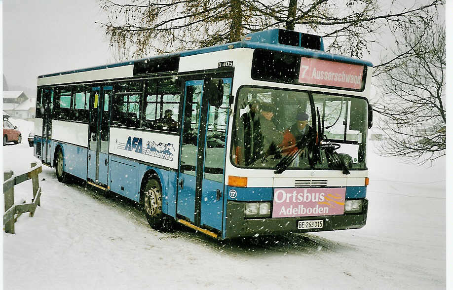 (044'323) - AFA Adelboden - Nr. 17/BE 263'015 - Mercedes (ex Fr�hlich, Z�rich Nr. 603; ex VBZ Z�rich Nr. 682) am 30. Dezember 2000 in Adelboden, Alpina