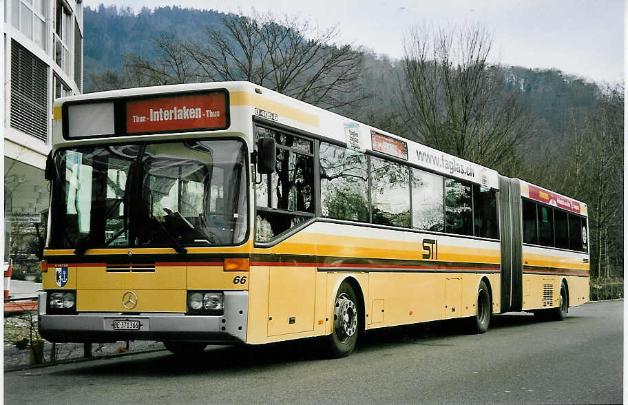 (044'602) - STI Thun - Nr. 66/BE 371'366 - Mercedes am 15. Januar 2001 bei der Schiffl�ndte Thun