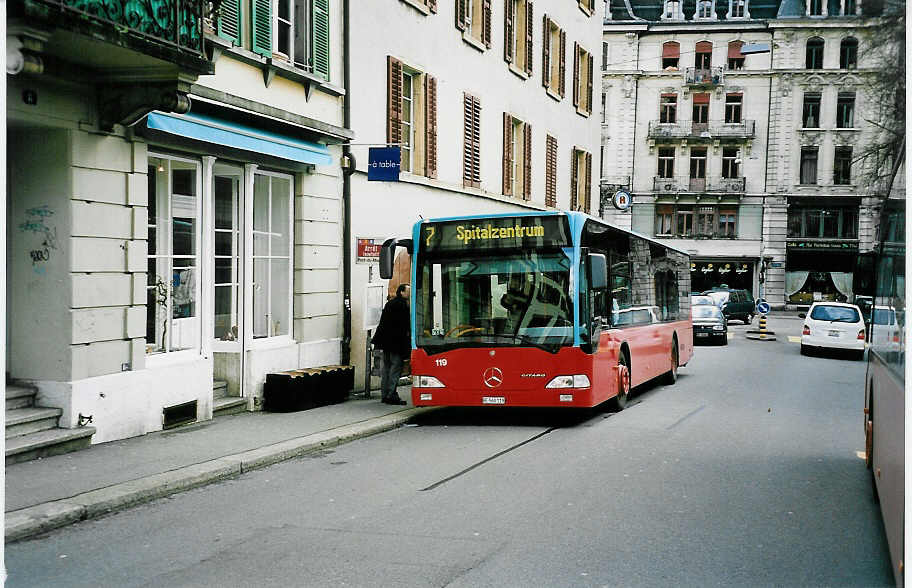 (044'618) - VB Biel - Nr. 119/BE 560'119 - Mercedes am 27. Januar 2001 in Biel, M�hlebr�cke