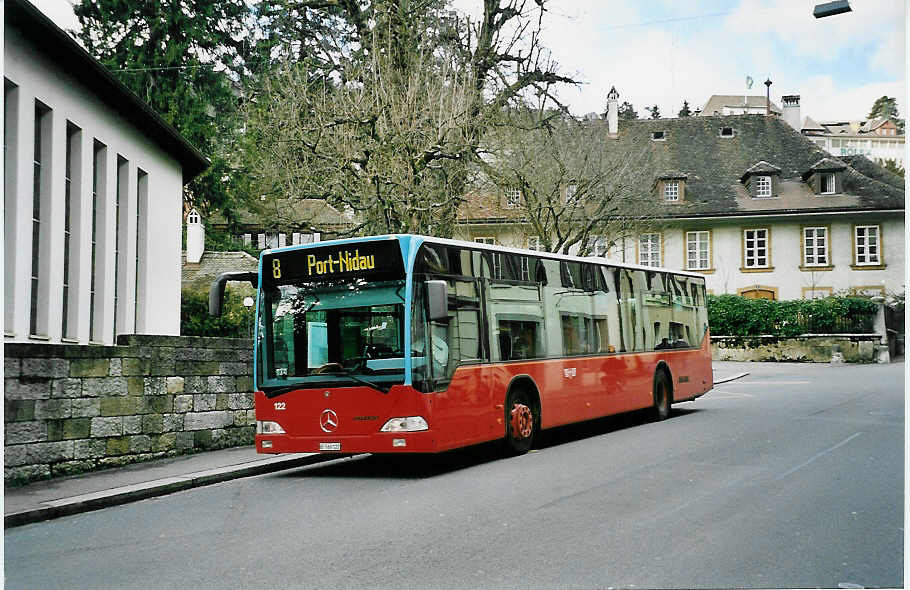 (044'619) - VB Biel - Nr. 122/BE 560'122 - Mercedes am 27. januar 2001 in Biel, M�hlebr�cke