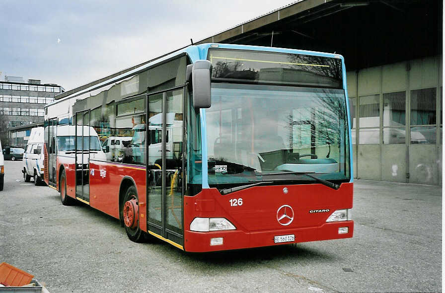 (044'731) - VB Biel - Nr. 126/BE 560'126 - Mercedes am 17. Februar 2001 in Biel, Z�richstrasse