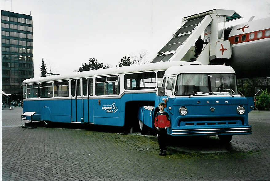 (045'123) - Flughafen, Z�rich - Nr. 5 - Ford/H�nni am 22. Februar 2001 in Luzern, Verkehrshaus