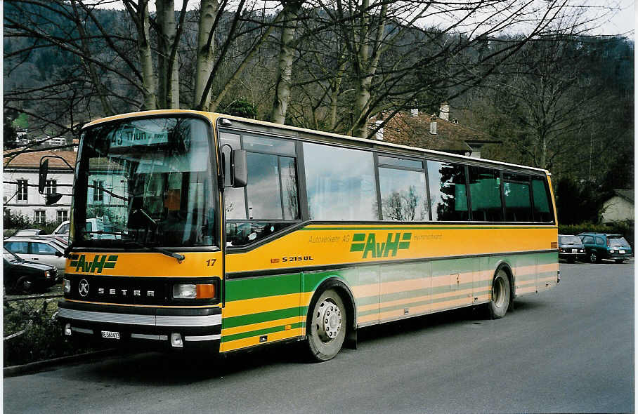 (045'203) - STI Thun - Nr. 17/BE 363'613 - Setra (ex AvH Heimenschwand Nr. 7) am 1. M�rz 2001 bei der Schiffl�ndte Thun