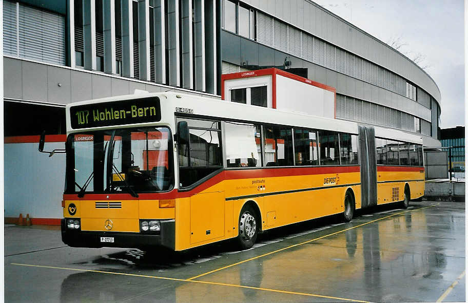 (045'220) - PTT-Regie - P 27'713 - Mercedes am 11. M�rz 2001 in Bern, Postautostation
