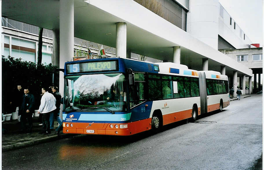 (045'237) - TPG Gen�ve - Nr. 301/GE 96'487 - Volvo am 11. M�rz 2001 in Gen�ve, Palexpo