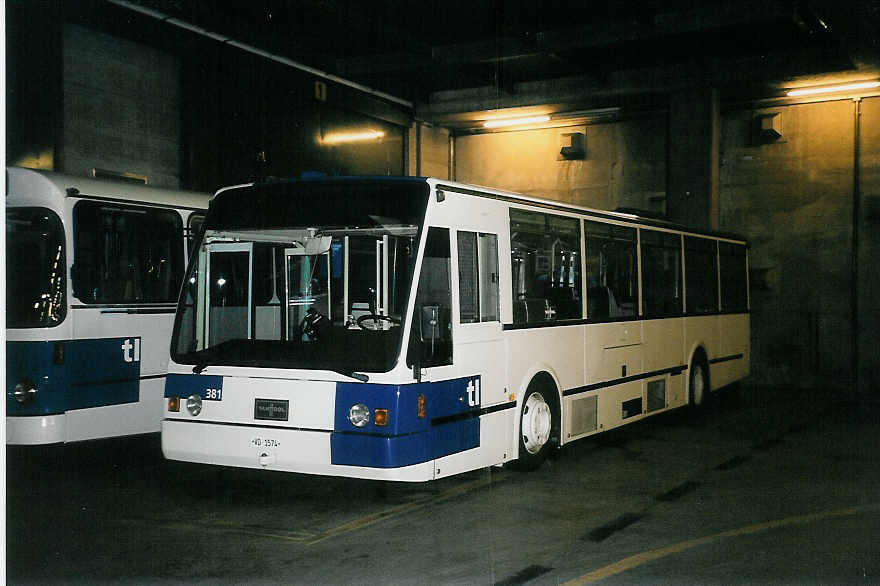 (045'321) - TL Lausanne - Nr. 381/VD 1574 - Van Hool am 11. M�rz 2001 in Lausanne, D�p�t Borde 