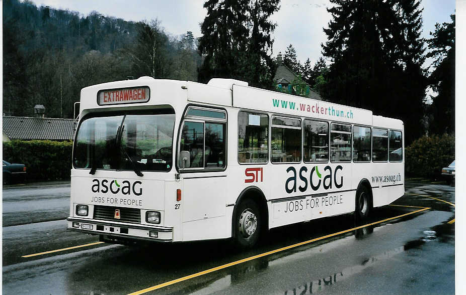 (045'405) - STI Thun - Nr. 27/BE 419'027 - Volvo/R&J (ex SAT Thun Nr. 27) am 17. M�rz 2001 bei der Schiffl�ndte Thun