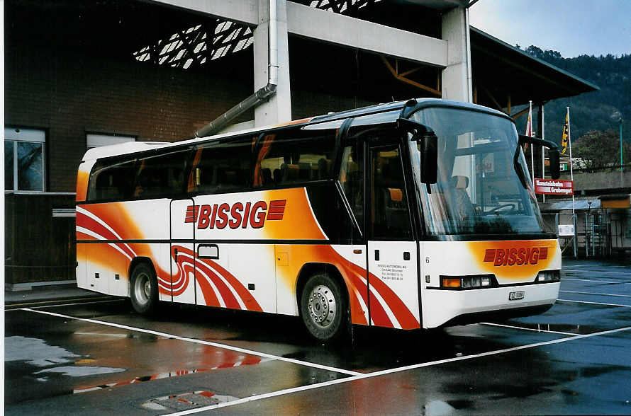 (045'428) - Bissig, Brunnen - Nr. 6/SZ 5389 - Neoplan am 30. M�rz 2001 in Thun, Grabengut