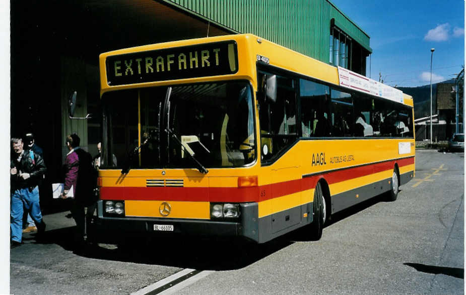 (045'501) - AAGL Liestal - Nr. 65/BL 66'105 - Mercedes am 31. M�rz 2001 in Liestal, Garage