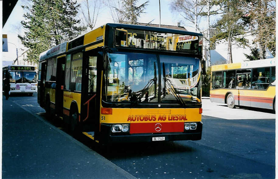 (045'516) - AAGL Liestal - Nr. 51/BL 7140 - Mercedes am 31. M�rz 2001 beim Bahnhof Liestal