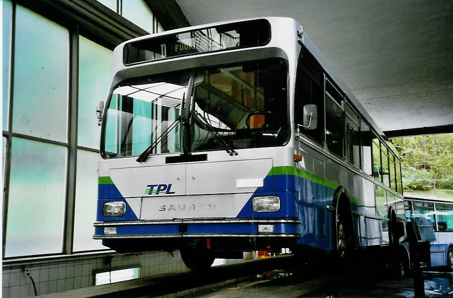(046'025) - TPL Lugano - Nr. 51/TI 102'520 - Saurer/R&J (ex VBZ Z�rich Nr. 264) am 23. April 2001 in Lugano, Garage