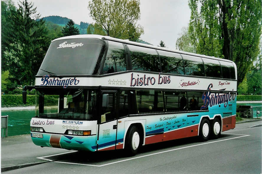 (046'504) - Aus Deutschland: B�hringer, Offenburg - OG-KD 800 - Neoplan am 5. Mai 2001 bei der Schiffl�ndte Thun