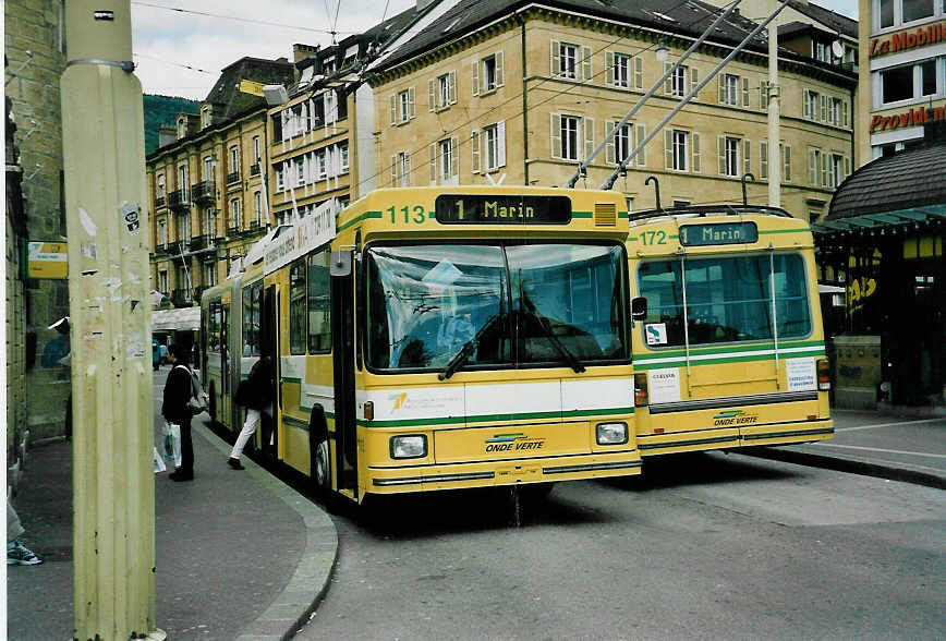 (046'713) - TN Neuch�tel - Nr. 113 - NAW/Hess Gelenktrolleybus am 18. Mai 2001 in Neuch�tel, Place Pury