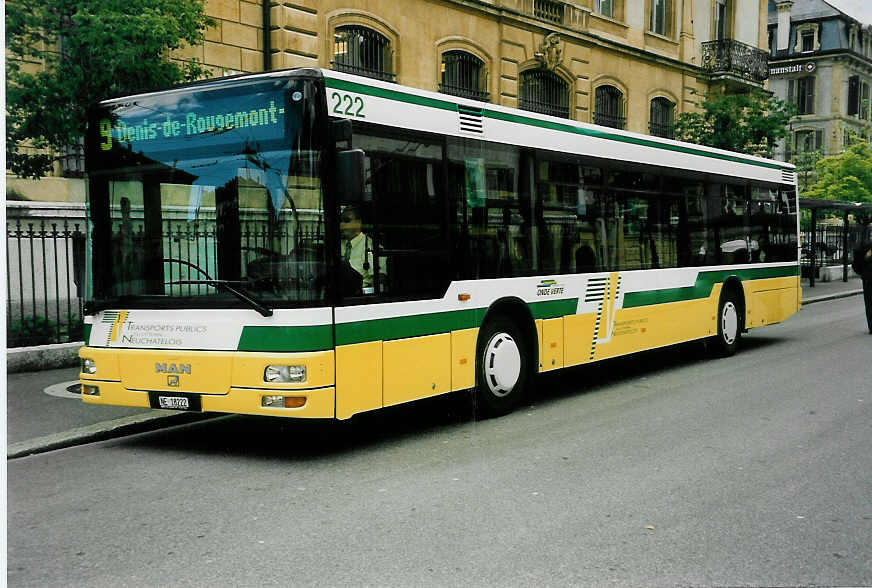 (046'714) - TN Neuch�tel - Nr. 222/NE 18'222 - MAN am 18. Mai 2001 in Neuch�tel, Place Pury