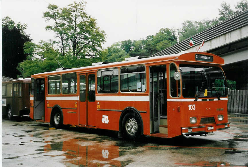 (047'229) - TN Neuch�tel (ANAT) - Nr. 103/NE 175 U - FBW/Hess (ex Nr. 203; ex Nr. 103) am 16. Juni 2001 in Boudry, D�p�t