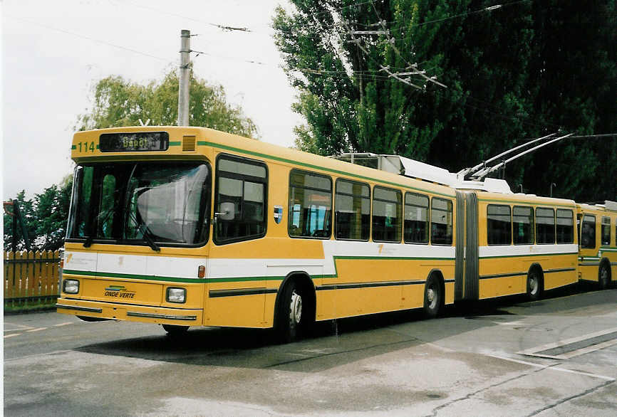 (047'232) - TN Neuch�tel - Nr. 114 - NAW/Hess Gelenktrolleybus am 16. Juni 2001 in Neuch�tel, D�p�t
