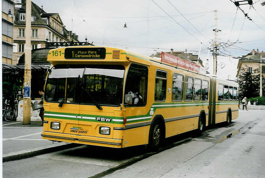 (047'305) - TN Neuch�tel - Nr. 161 - FBW/Hess Gelenktrolleybus am 16. Juni 2001 in Neuch�tel, Place Pury