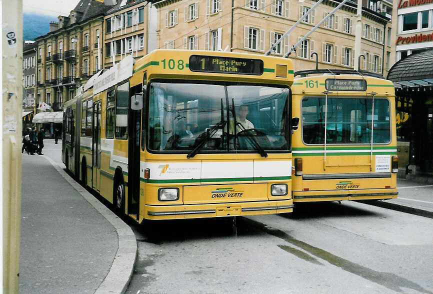 (047'307) - TN Neuch�tel - Nr. 108 - NAW/Hess Gelenktrolleybus am 16. Juni 2001 in Neuch�tel, Place Pury