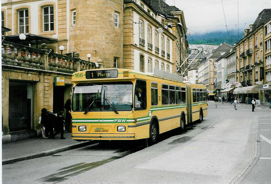 (047'311) - TN Neuch�tel - Nr. 166 - FBW/Hess Gelenktrolleybus am 16. Juni 2001 in Neuch�tel, Place Pury