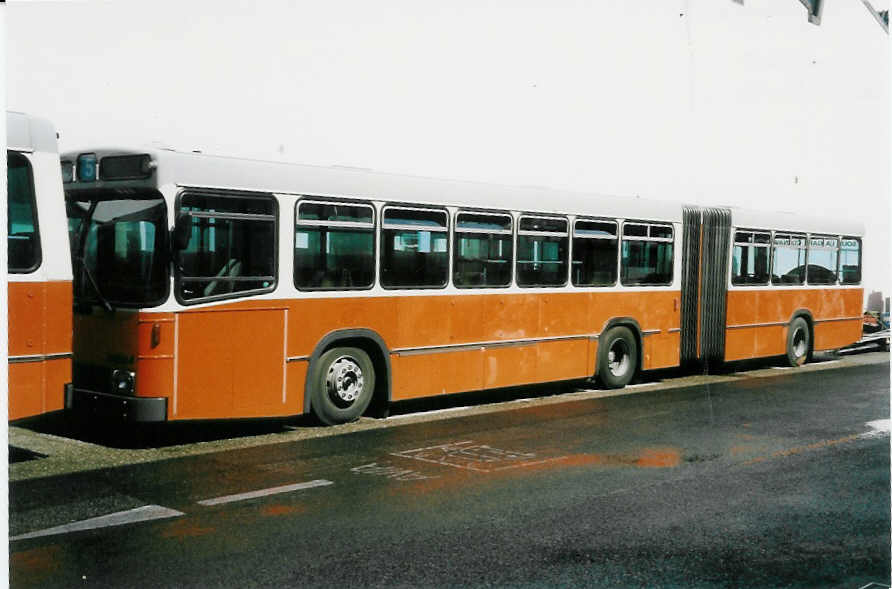 (047'329) - TPG Gen�ve - Nr. 163 - Volvo/R&J am 16. Juni 2001 in Biel, BTR