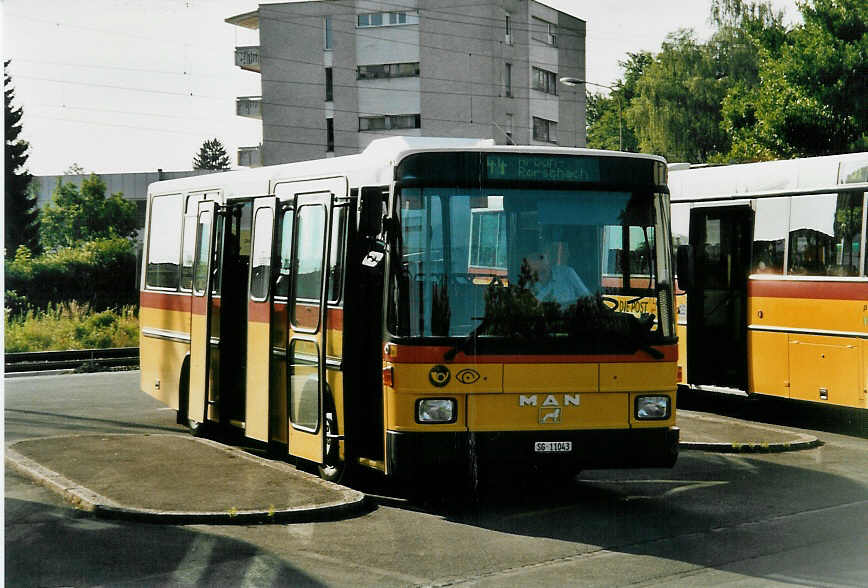 (047'807) - Schwizer, Goldach - SG 11'043 - MAN/Hess (ex Zehnder, L�tisburg) am 10. Juli 2001 beim Bahnhof Arbon