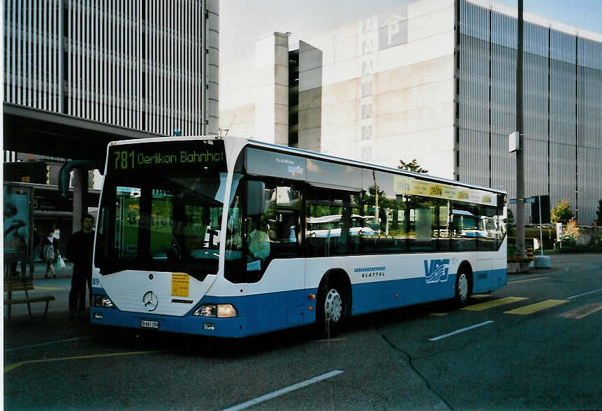 (048'615) - Welti-Furrer, Z�rich - Nr. 89/ZH 661'189 - Mercedes am 18. Juli 2001 in Z�rich, Flughafen