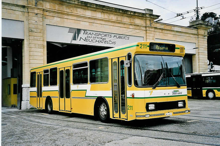 (048'803) - TN Neuch�tel - Nr. 211/NE 46'211 - Volvo/Hess am 6. August 2001 in Neuch�tel, D�p�t