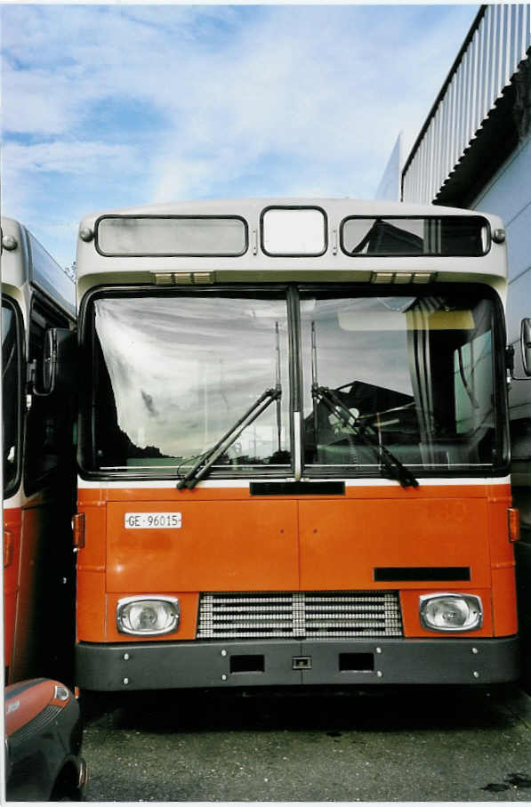 (048'937) - TPG Gen�ve - Nr. 180/GE 96'015 - Volvo/R&J-Hess am 7. August 2001 in Biel, BTR