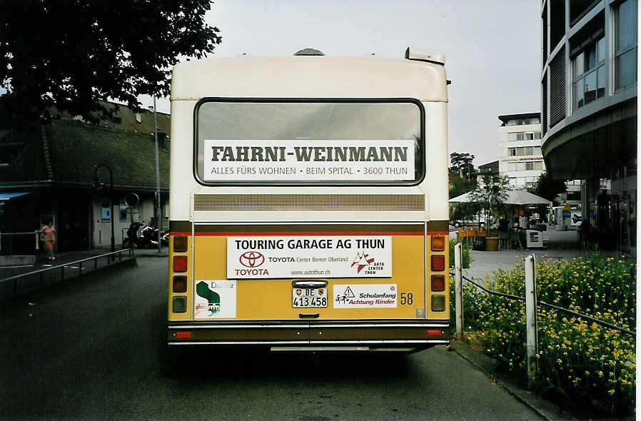 (049'032) - STI Thun - Nr. 58/BE 413'458 - Saurer/R&J am 17. August 2001 bei der Schiffl�ndte Thun