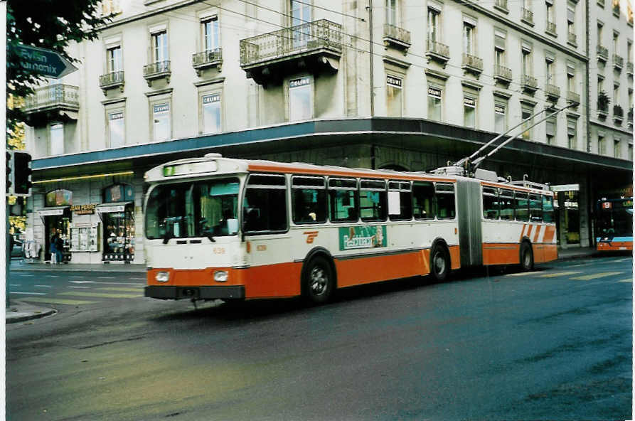 (049'731) - TPG Gen�ve - Nr. 639 - FBW/Hess Gelenktrolleybus am 17. September 2001 in Gen�ve, Place du Pont