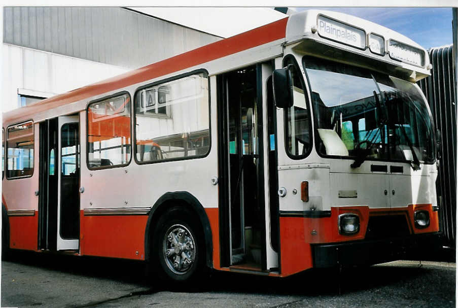 (050'002) - TPG Gen�ve - Nr. 546 - FBW/Hess-Lauber (ex Nr. 256) am 1. Oktober 2001 in Biel, BTR (Teilaufnahme)