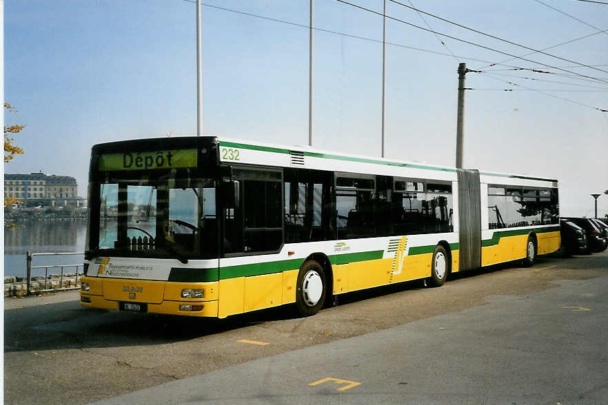 (050'312) - TN Neuch�tel - Nr. 232/NE 15'432 - MAN am 17. Oktober 2001 in Neuch�tel, D�p�t