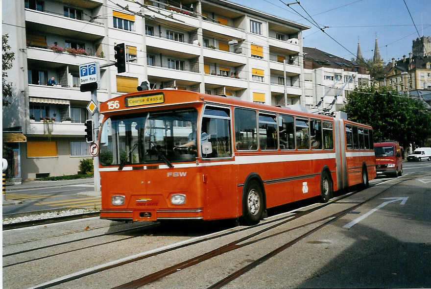 (050'319) - TN Neuch�tel - Nr. 156 - FBW/Hess Gelenktrolleybus (ex Nr. 56) am 17. Oktober 2001 in Neuch�tel, D�p�t