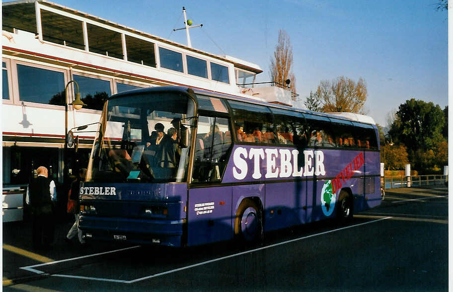 (050'527) - Stebler, Develier - JU 27'244 - Neoplan am 3. November 2001 bei der Schiffl�ndte Thun