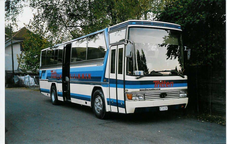 (050'529) - Tritten, Zweisimmen - BE 283'297 - Dr�gm�ller (ex Hess E., Luzern) am 3. November 2001 in Thun, Scherzligen/Schadau