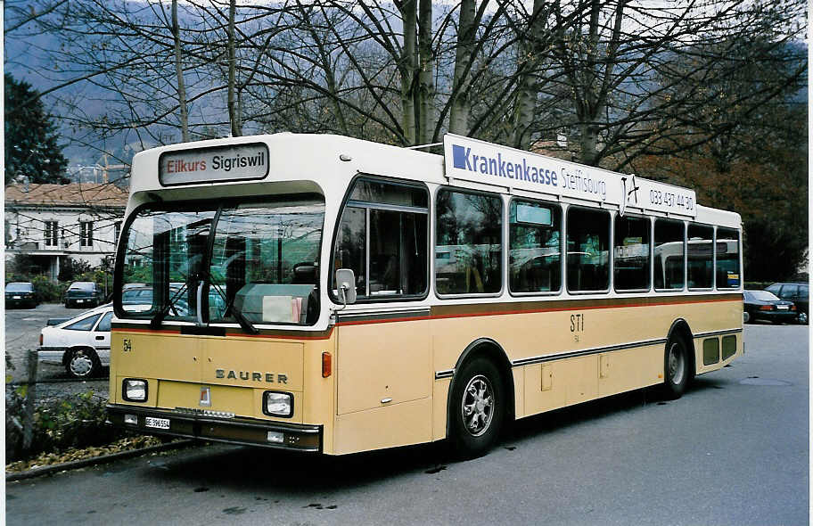 (050'820) - STI Thun - Nr. 54/BE 396'554 - Saurer/R&J am 10. Dezember 2001 bei der Schiffl�ndte Thun