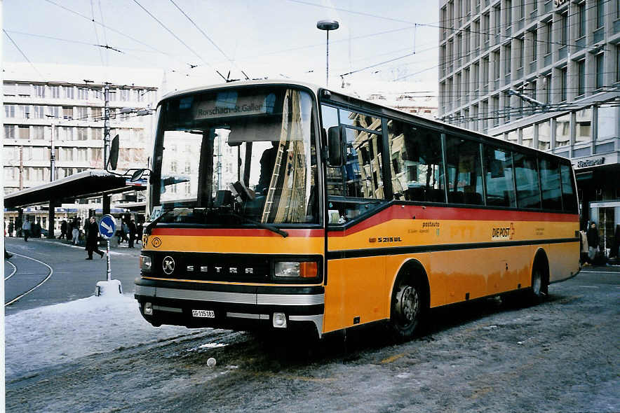 (051'117) - Schwizer, Goldach - SG 115'183 - Setra (ex L�mmli, Thal) am 27. Dezember 2001 beim Bahnhof St. Gallen