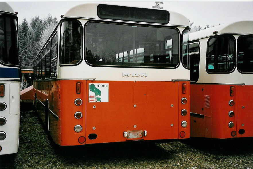 (051'522) - TL Lausanne - Nr. 350 - MAN am 7. Januar 2002 in B�tzberg, Heiniger