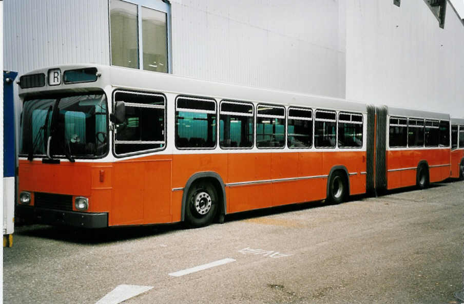 (051'530) - TPG Gen�ve - Nr. 173 - Volvo/R&J am 7. Januar 2002 in Biel, BTR 