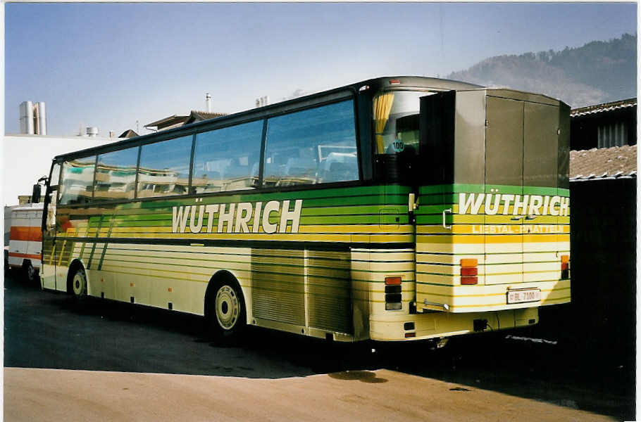 (051'535) - W�thrich, Liestal - BL 7100 - Setra am 10. Januar 2002 in Thun, Garage STI