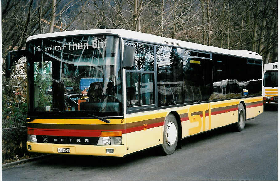 (051'720) - STI Thun - Nr. 9/BE 36'720 - Setra (ex AvH Heimenschwand Nr. 9) am 22. Januar 2002 bei der Schiffl�ndte Thun