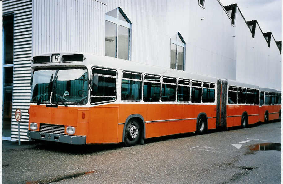 (052'201) - TPG Gen�ve - Nr. 173 - Volvo/R&J am 23. Februar 2002 in Biel, BTR