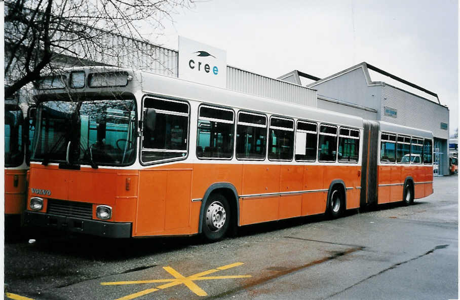 (052'204) - TPG Gen�ve - Nr. 184 - Volvo/R&J-Hess am 23. Februar 2002 in Biel, BTR