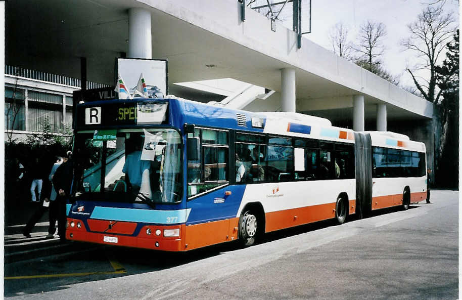 (052'310) - TPG Gen�ve - Nr. 377/GE 96'836 - Volvo am 17. M�rz 2002 in Gen�ve, Palexpo