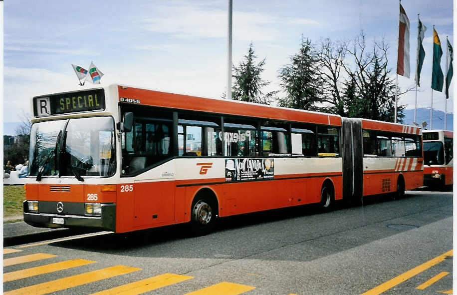 (052'328) - TPG Gen�ve - Nr. 285/GE 96'140 - Mercedes am 17. M�rz 2002 in Gen�ve, Palexpo