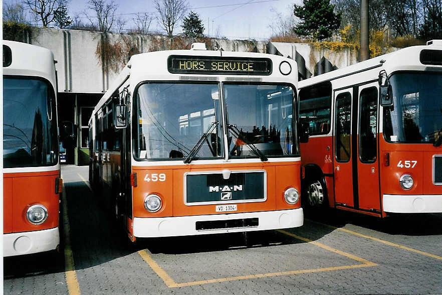 (052'405) - TL Lausanne - Nr. 459/VD 1304 - MAN/Lauber am 17. M�rz 2002 in Lausanne, D�p�t Borde