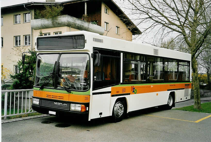 (052'511) - VZO Gr�ningen - Nr. 35/ZH 282'038 - Neoplan (ex Schneider, Meilen Nr. 8) am 23. M�rz 2002 in Gr�ningen, Garage